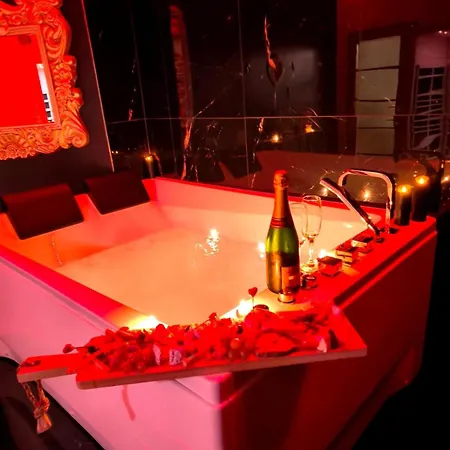 Loveroom Lovalova Διαμέρισμα *