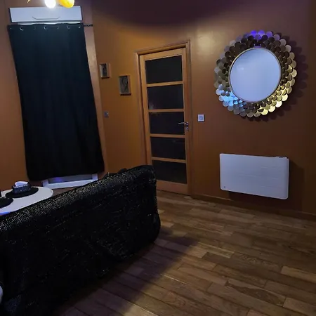 Loveroom Lovalova Ρενς