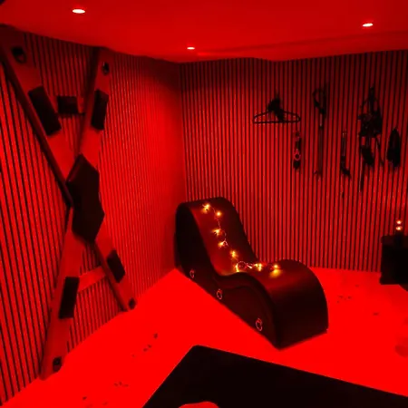Loveroom Lovalova Ρενς