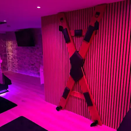 Loveroom Lovalova * Ρενς